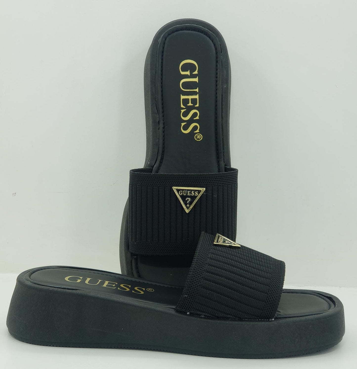 SANDALIA GUESS PLATAFORMA