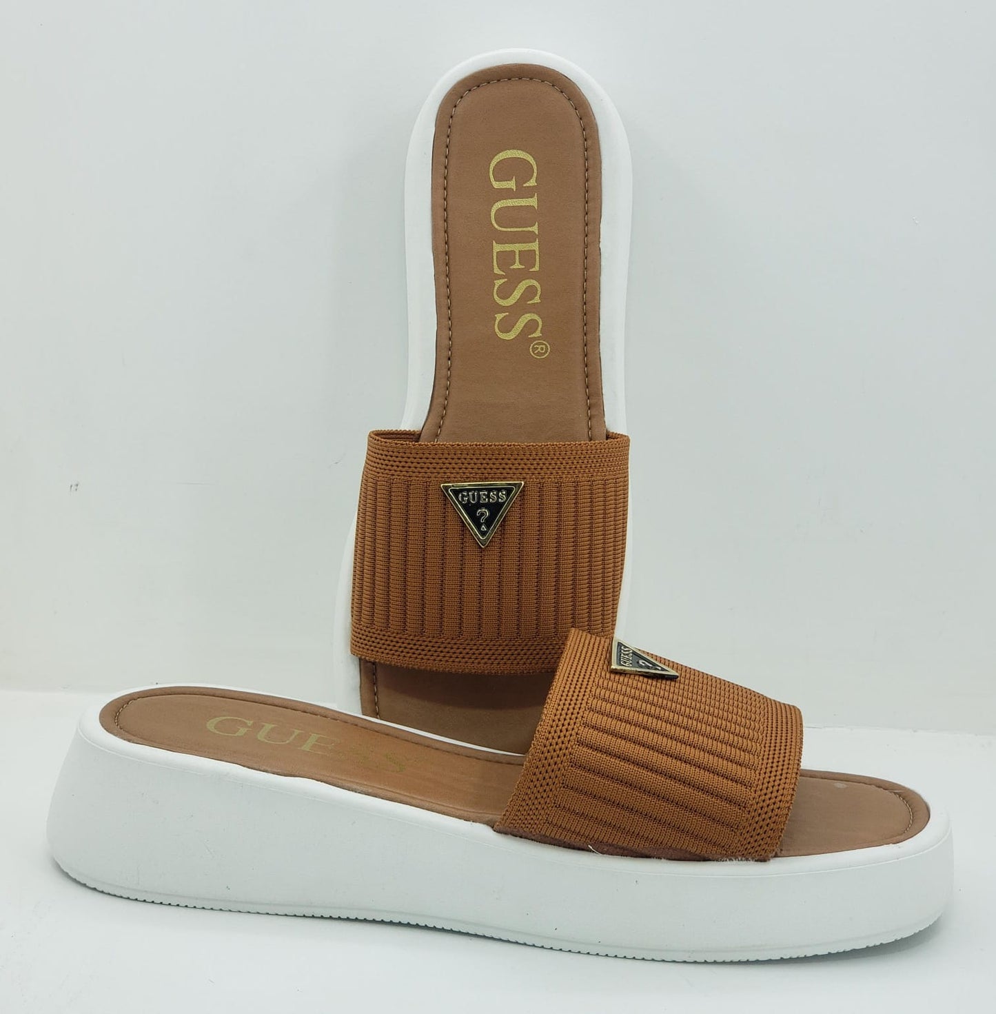 SANDALIA GUESS PLATAFORMA