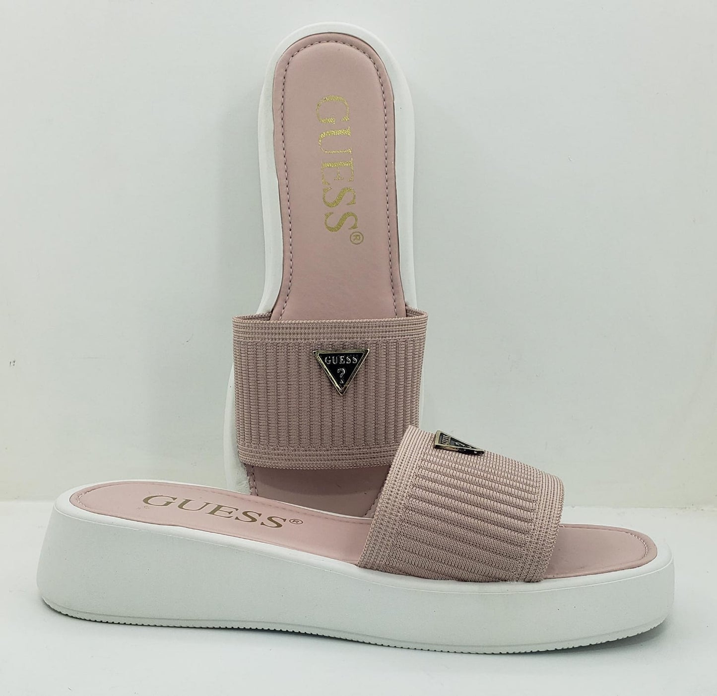 SANDALIA GUESS PLATAFORMA